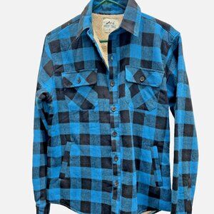 The NWT Men’s River Red/Blue Trail Fleece Lined Shacket Flannel in size SMALL